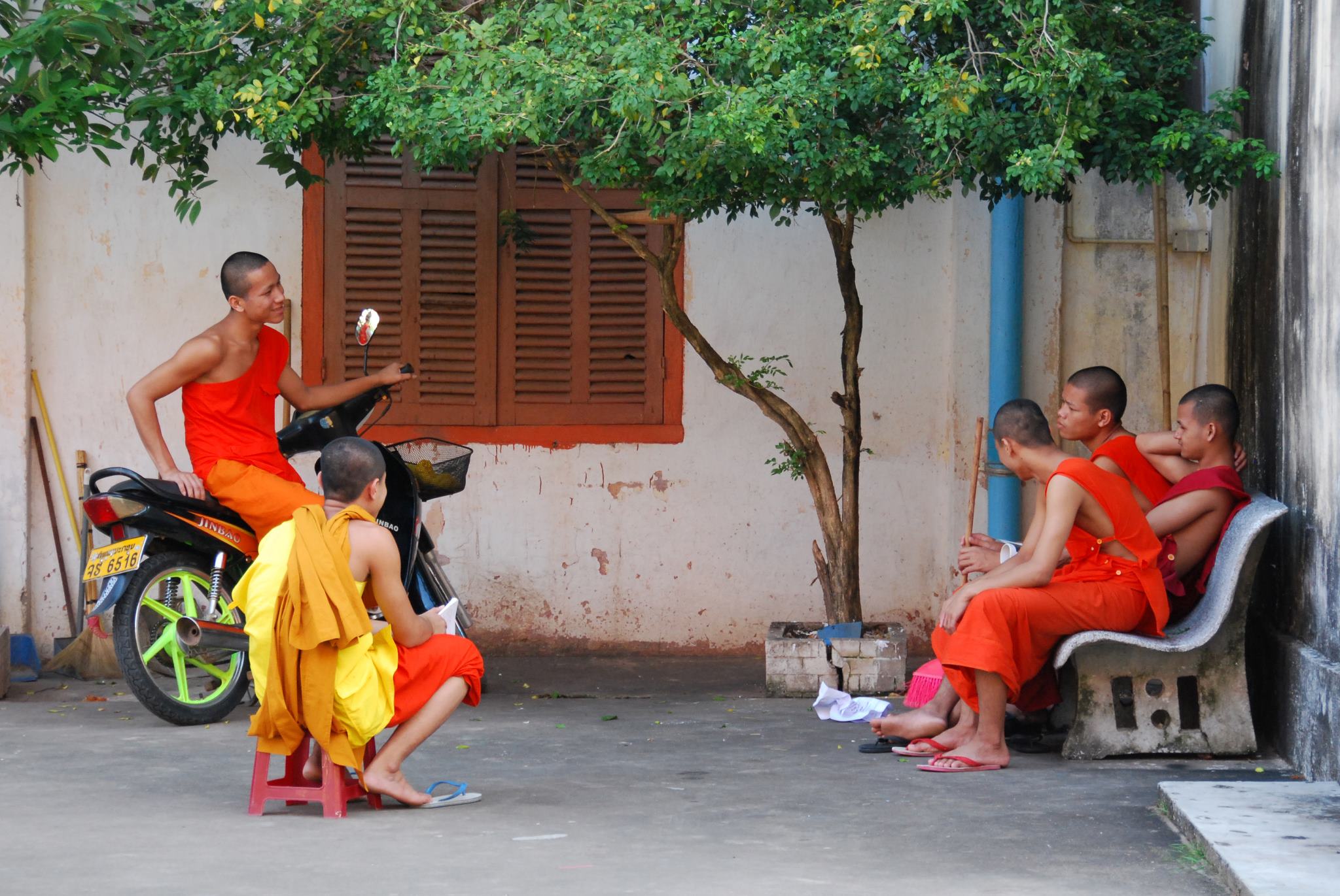 539523_10151276758177774_169802449_n